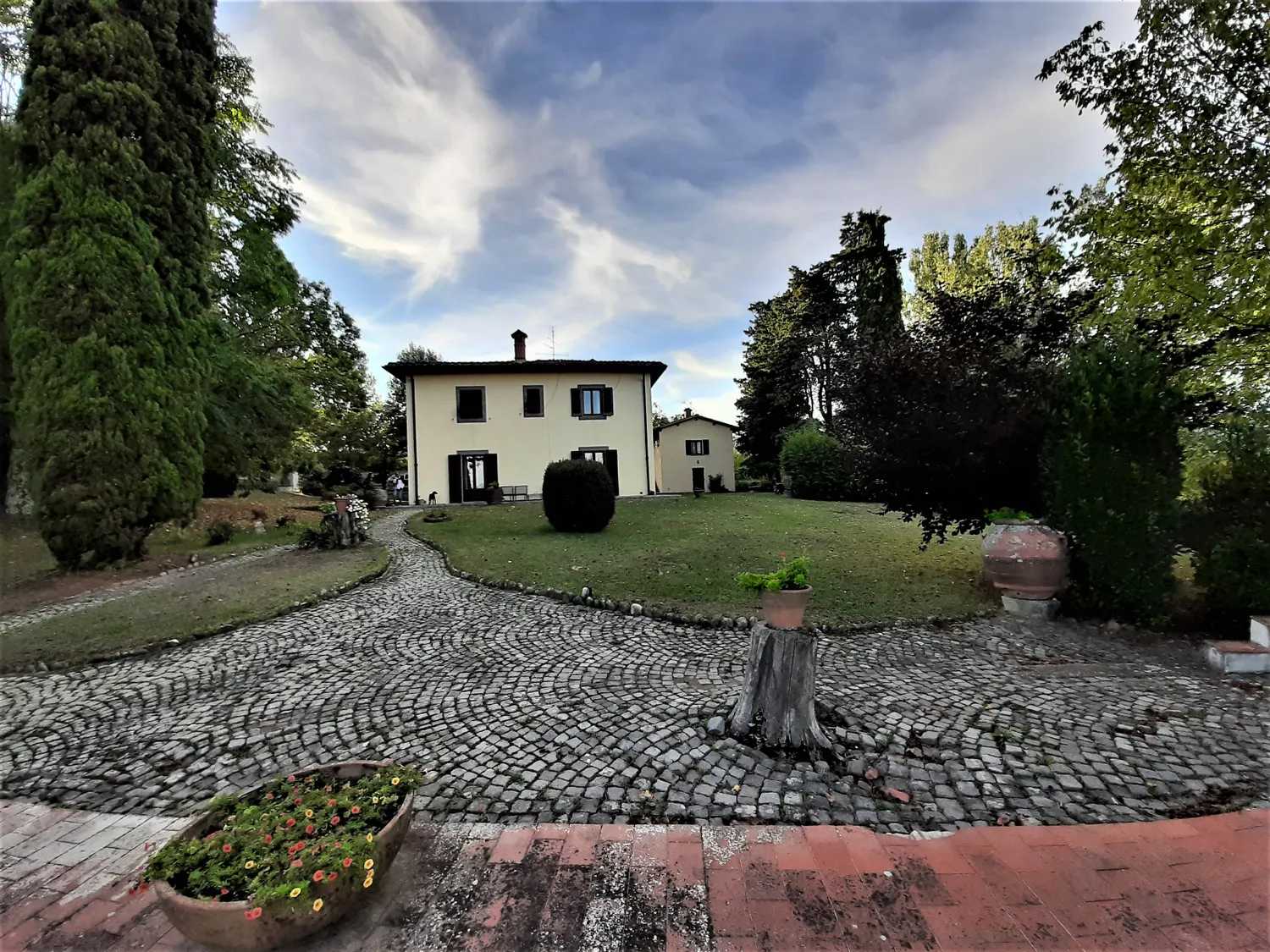 Talo sisään Barberino di Mugello, Via di Badia 10863510