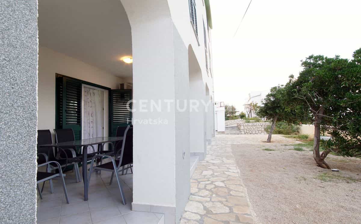 House in Pag, Zadar County 10863760