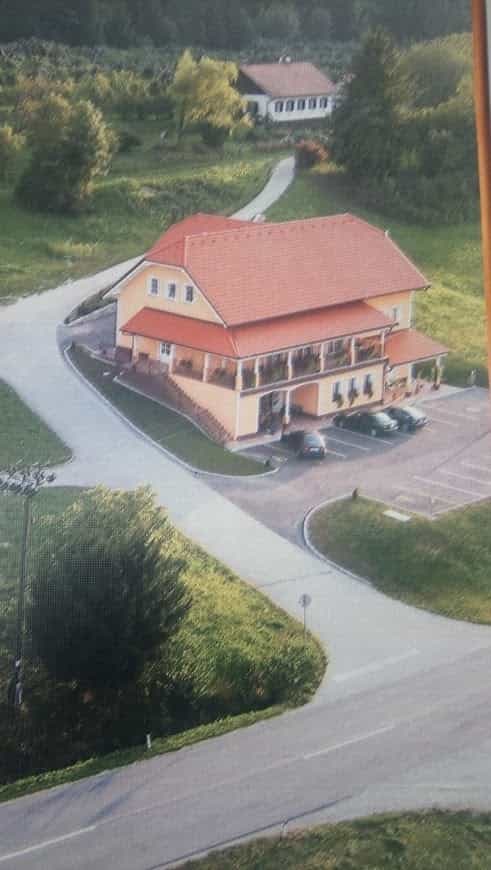 Γραφείο σε Boštanj, Sevnica 10864087