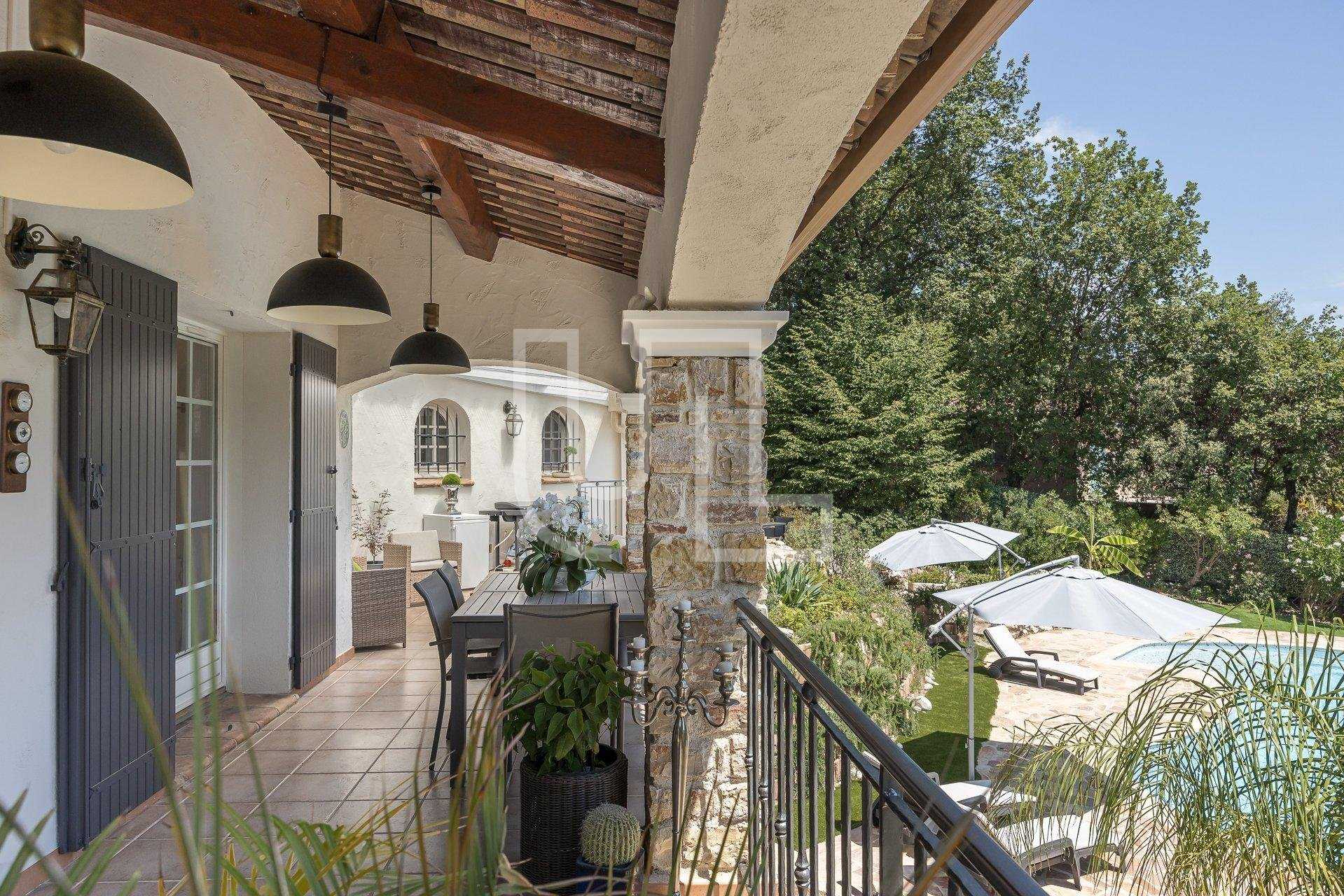 Casa nel Le Chateau, Provenza-Alpi-Costa Azzurra 10864157