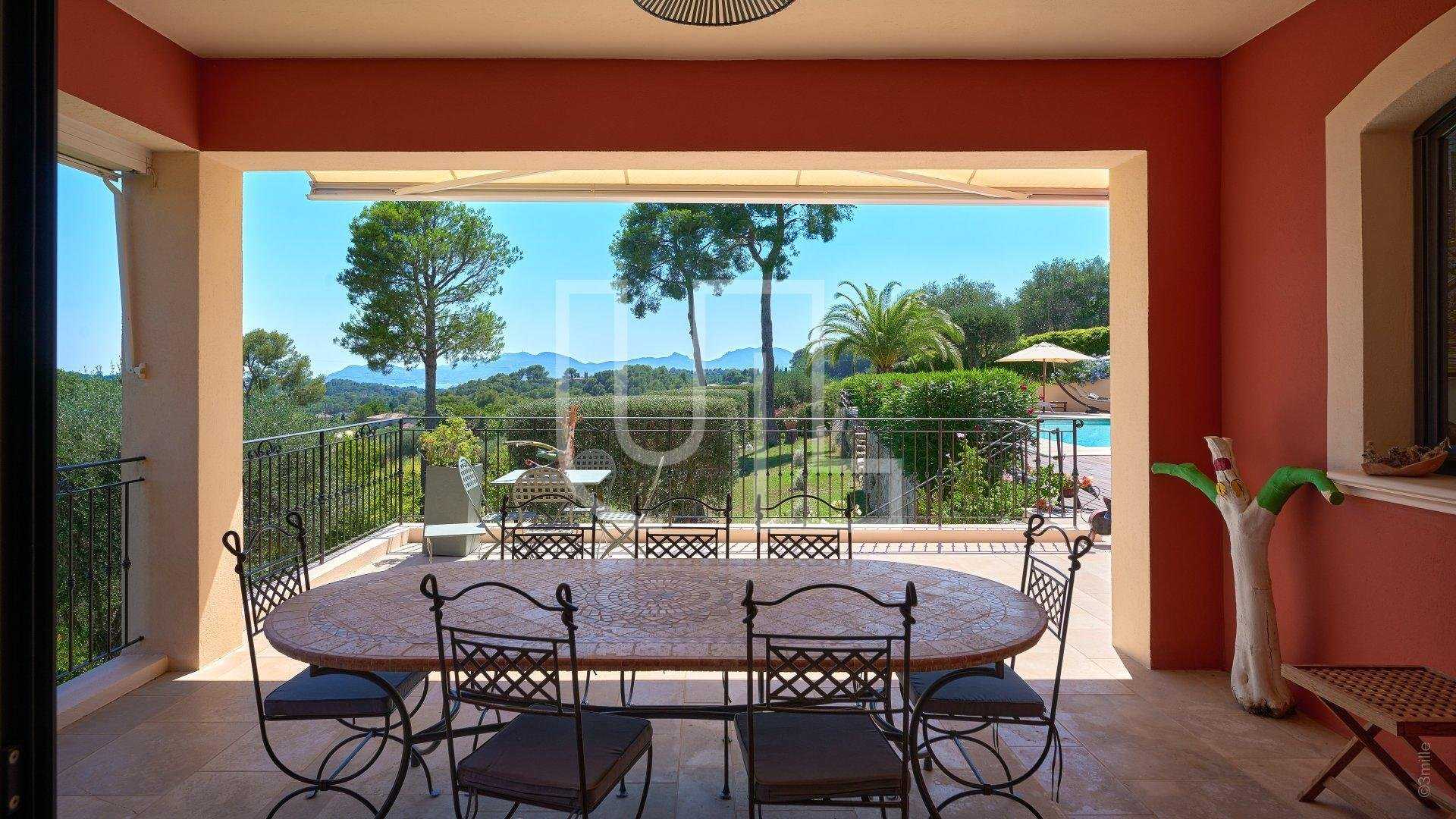 Talo sisään Mougins, Provence-Alpes-Cote d'Azur 10864195