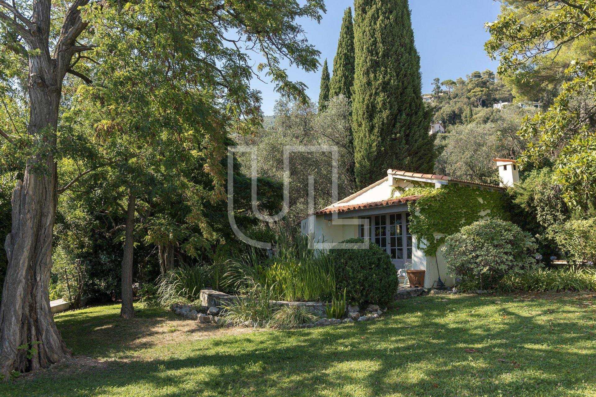 casa en Grasse, Provence-Alpes-Côte d'Azur 10864260