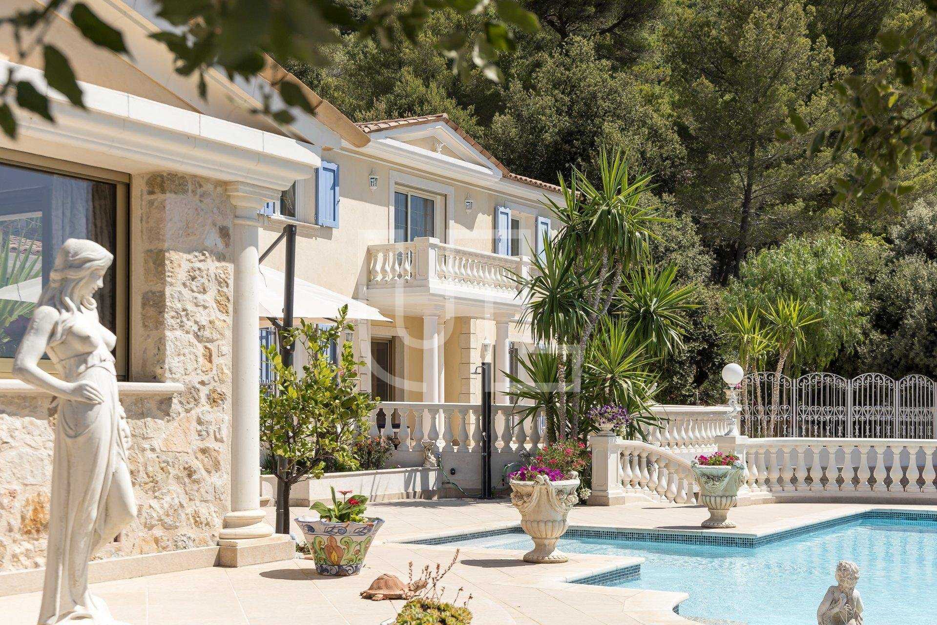 집 에 Le Collet, Provence-Alpes-Cote d'Azur 10864374
