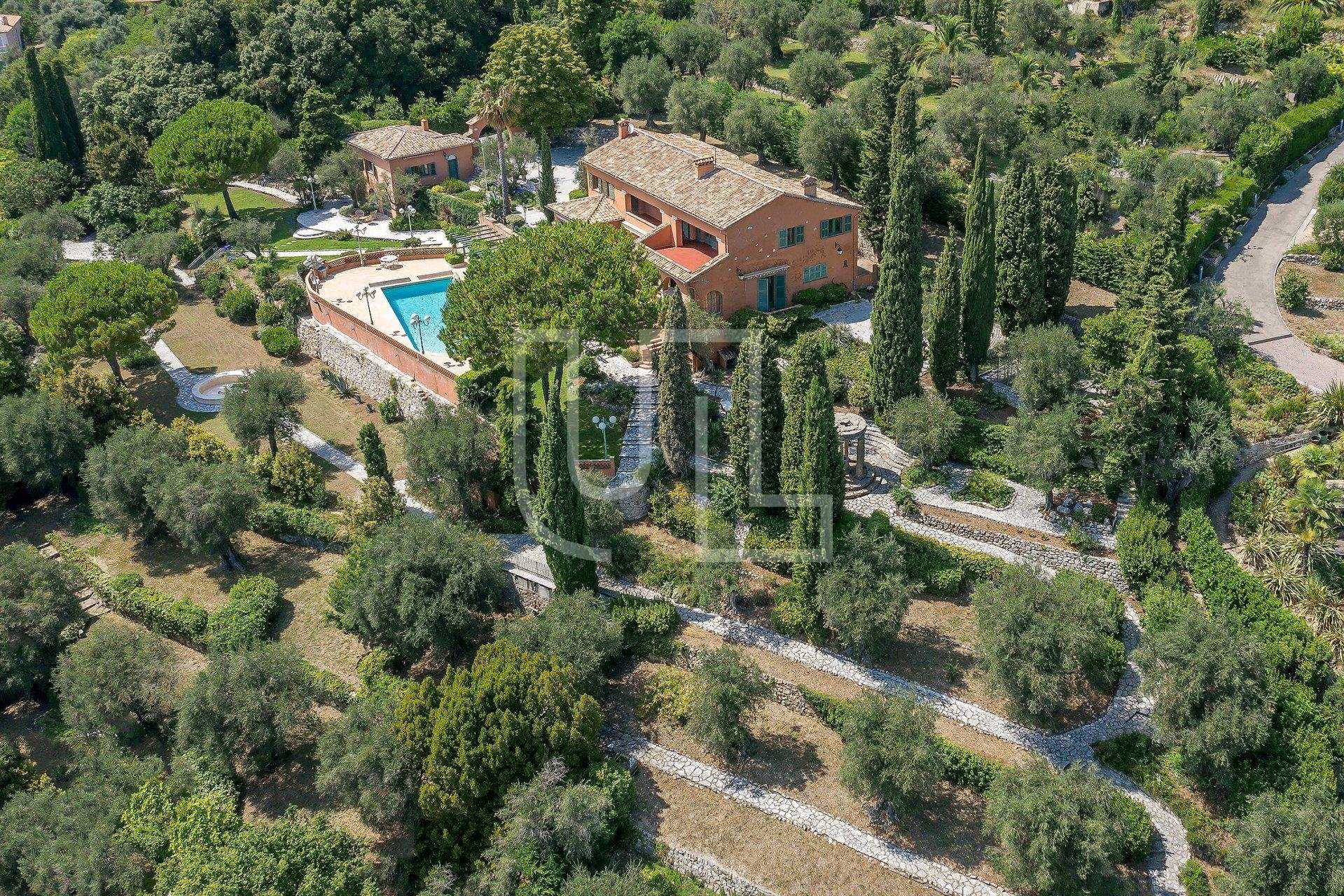 жилой дом в Vence, Provence-Alpes-Côte d'Azur 10864474