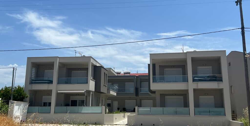 Condominium in Nikiti, Kentriki Makedonia 10865187
