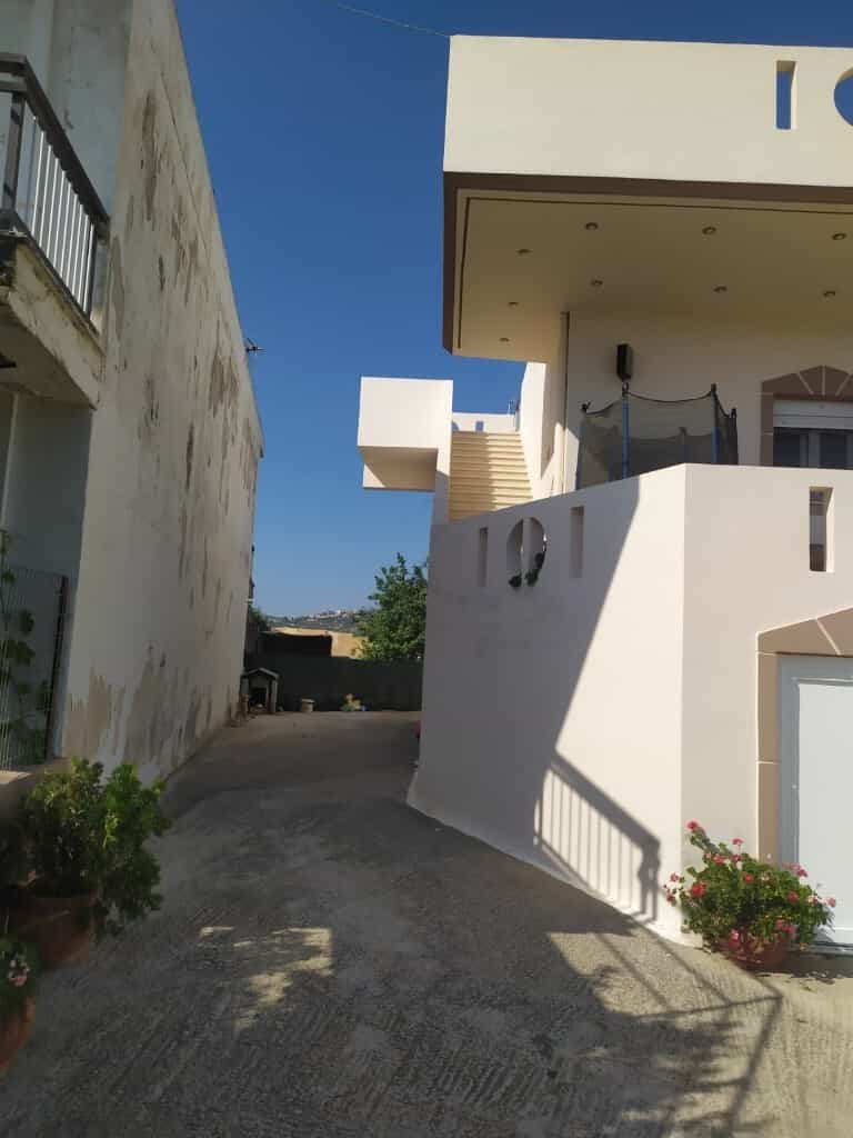 Будинок в Loures, Криті 10865443