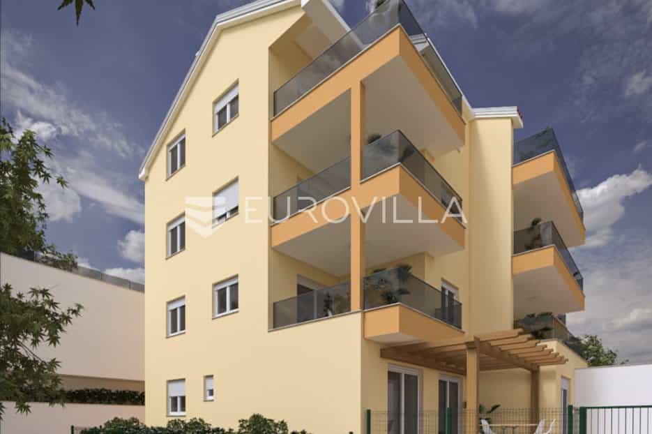 Condominium in Omis, Splitsko-Dalmatinska Zupanija 10865500