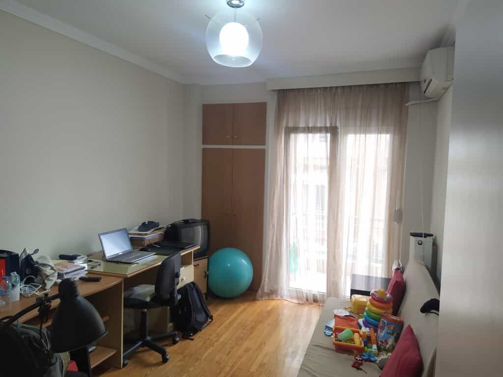 Condominium dans Thessaloniki,  10865561