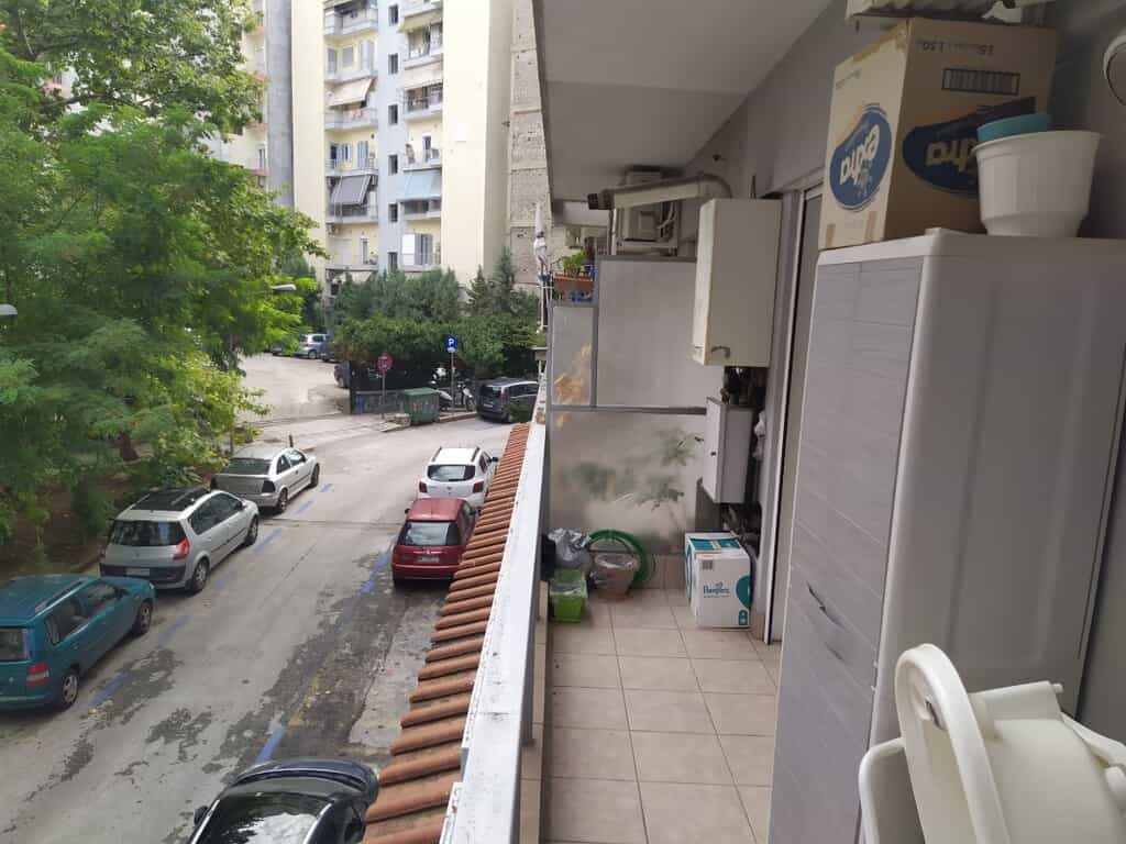 Condominium dans Thessaloniki,  10865561