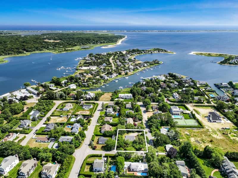 Residential in Southampton, New York 10865587