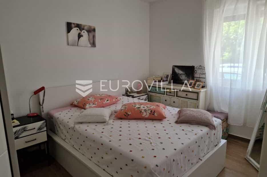 Condominium in Brodarica, Zadarska Zupanija 10865745