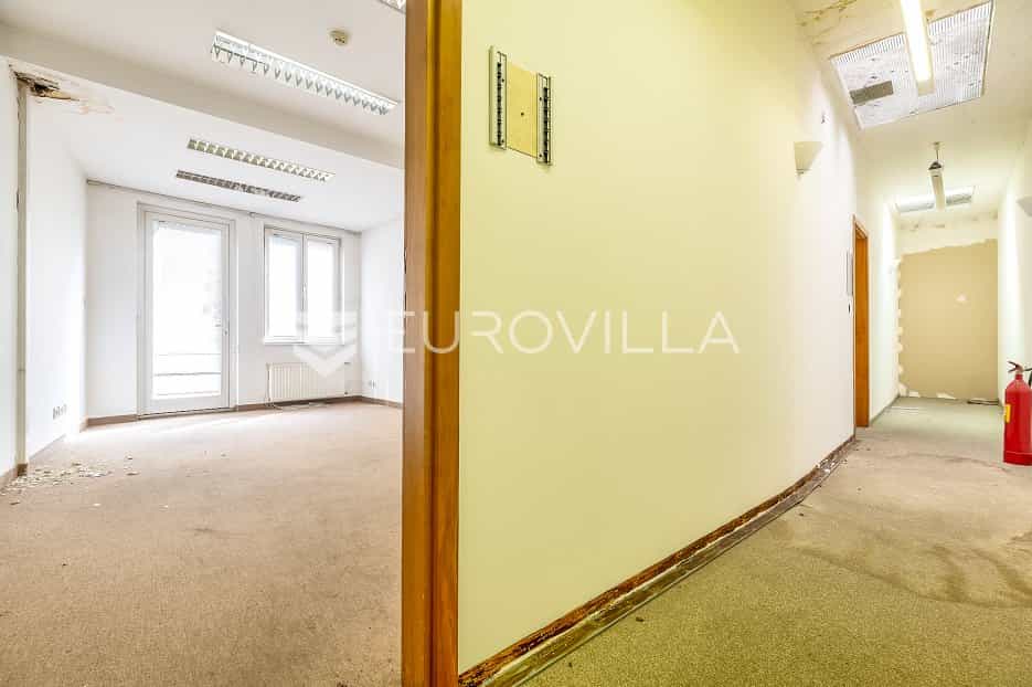 Condominium in Zagreb,  10865970