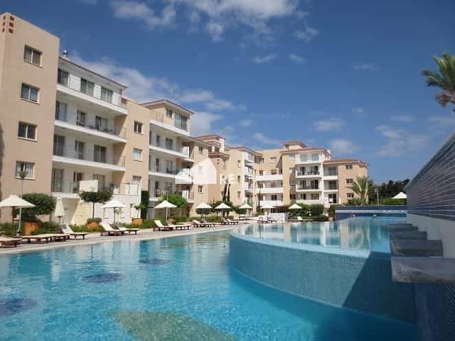 Condominium in Paphos, Pafos 10866004