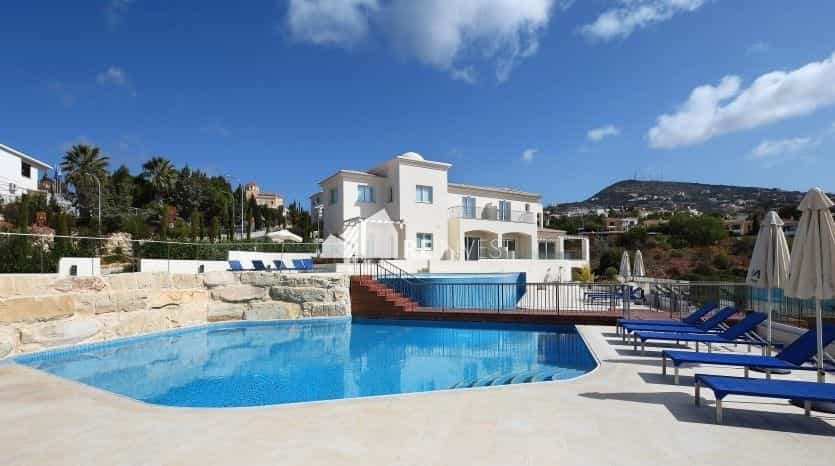 Condominium in Tala, Paphos 10866043