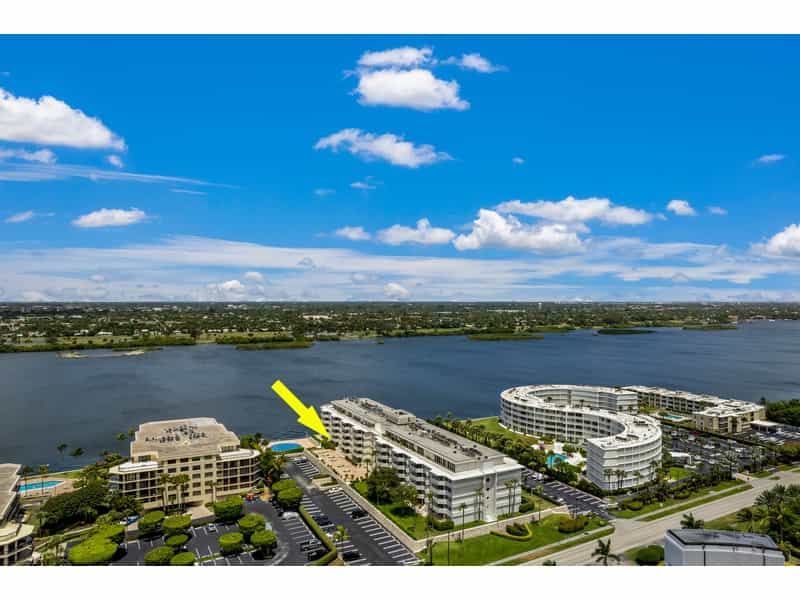 Condominium in Lake Worth, Florida 10866344