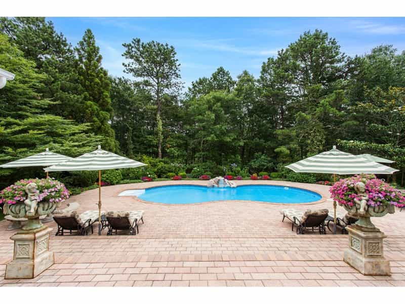 Residential in East Quogue, New York 10866415