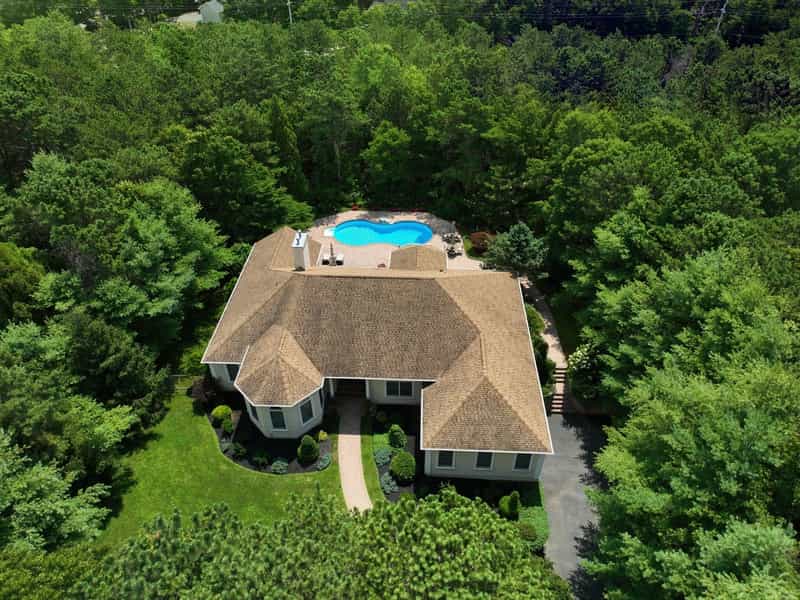 House in East Quogue, New York 10866415