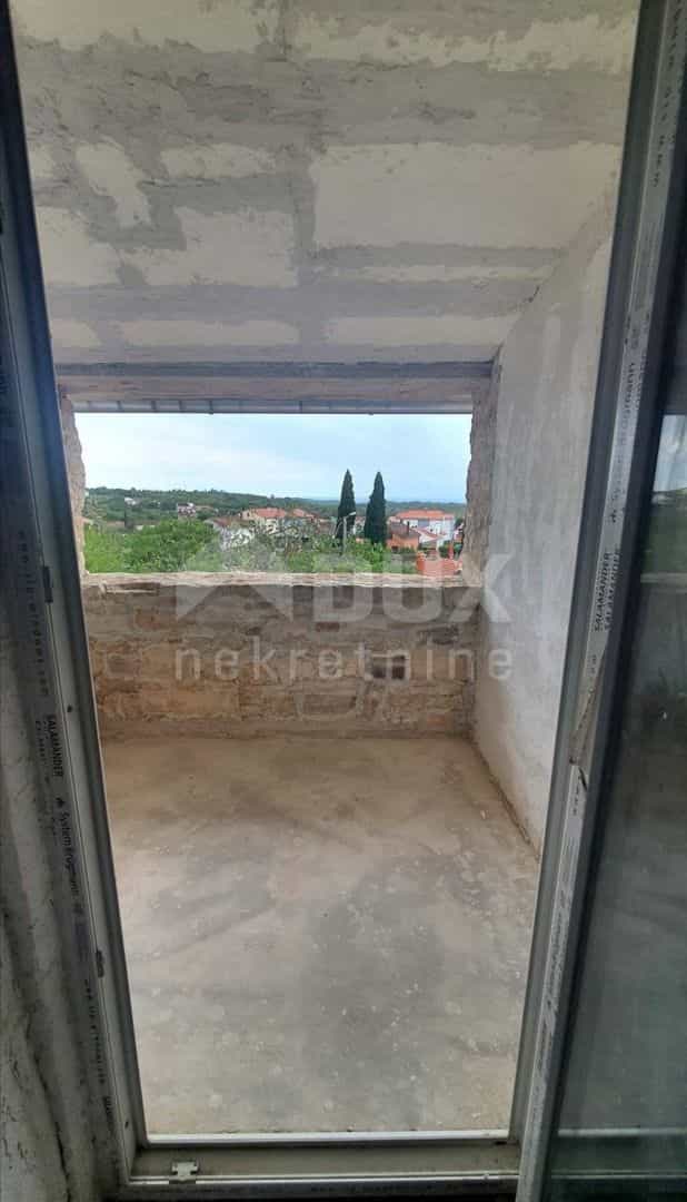casa en Sveti Lovrec Pazenaticki, Istarska Županija 10866527