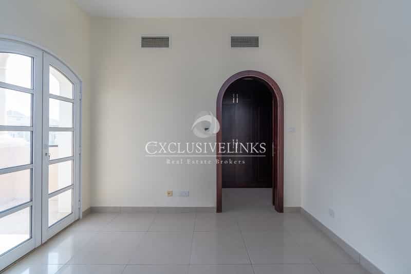 House in , Yazd Province 10866532