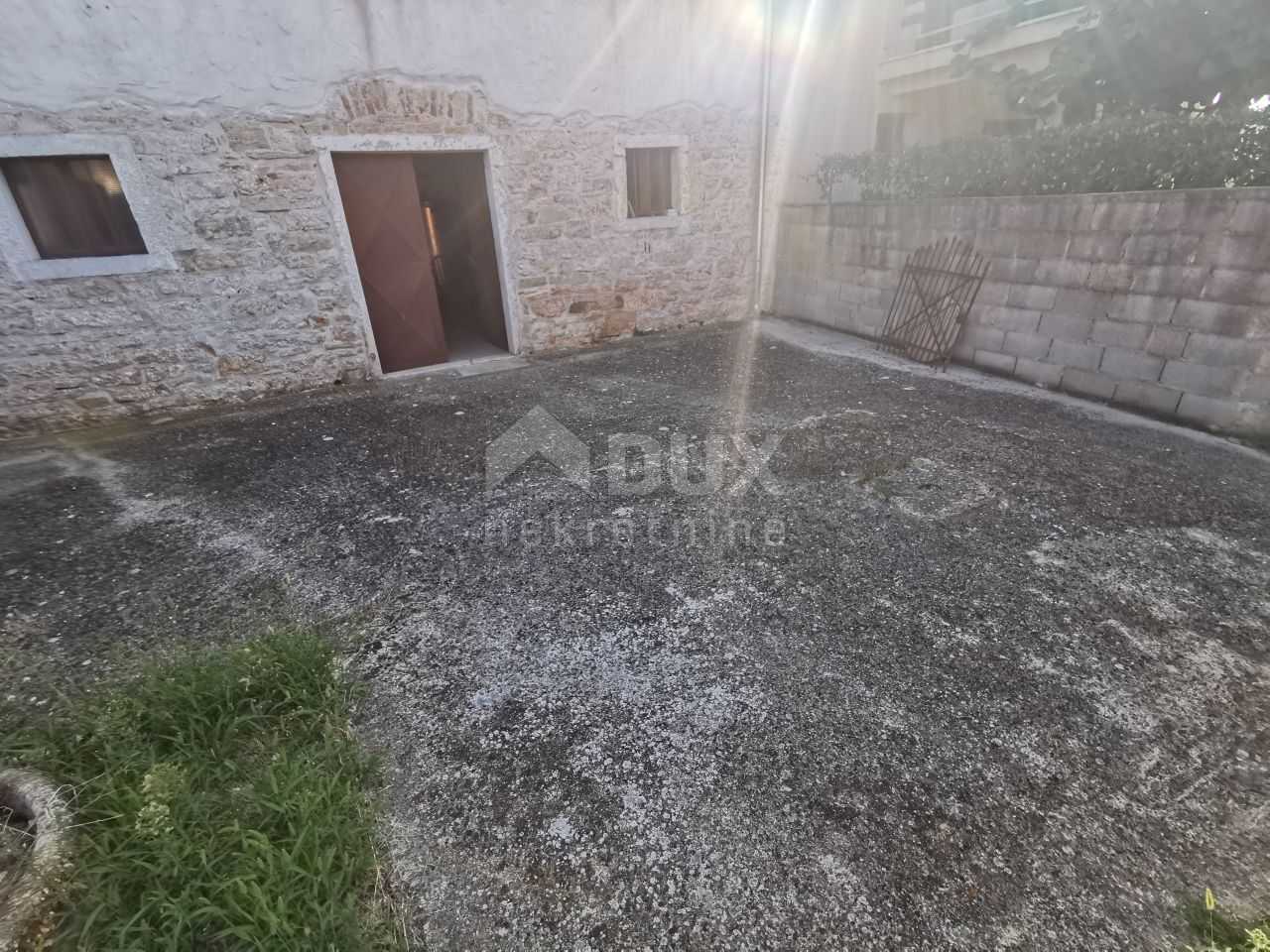 房子 在 Vižinada, Istria County 10866536