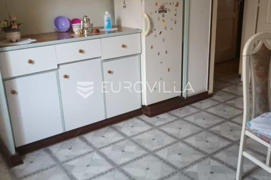 Condominium in Split, Splitsko-Dalmatinska Zupanija 10866590