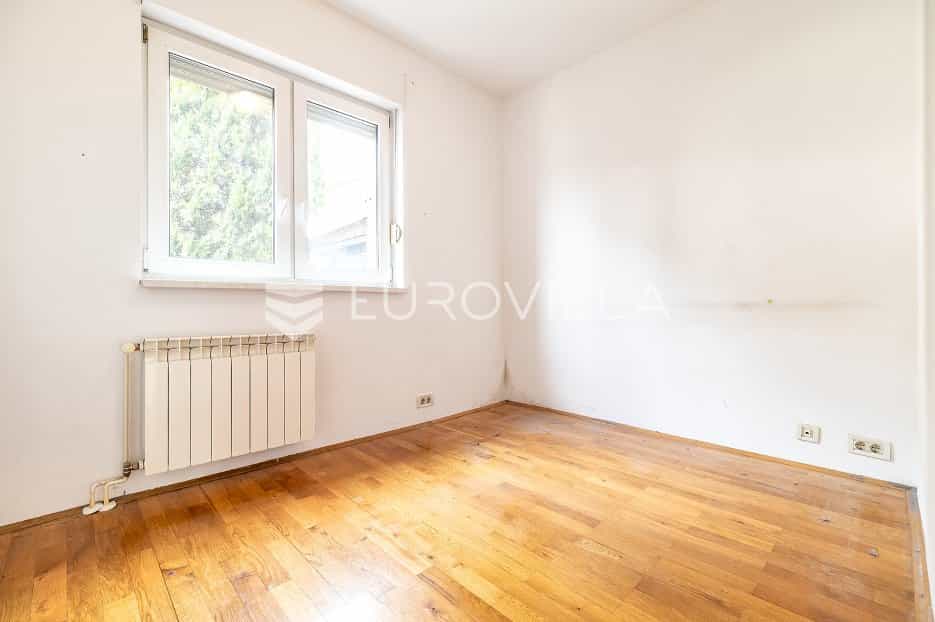 Condominium in Zagreb,  10866803