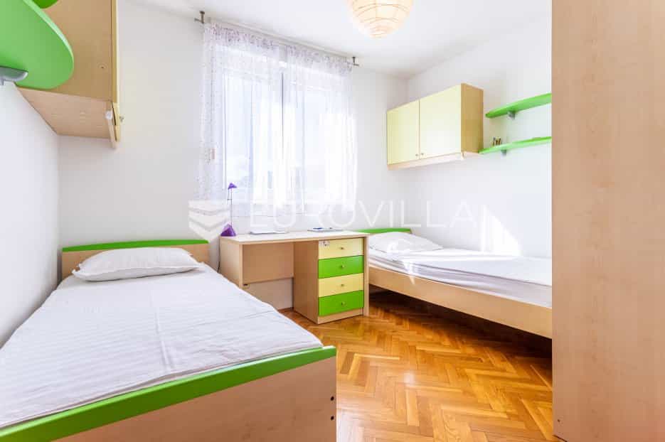 公寓 在 Solin, Splitsko-dalmatinska županija 10867002