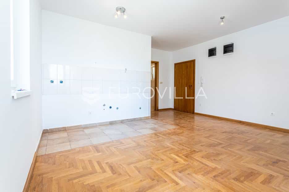 公寓 在 Bol, Splitsko-dalmatinska županija 10867145