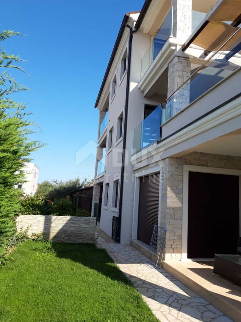 Eigentumswohnung im Fažana, Istria County 10867288
