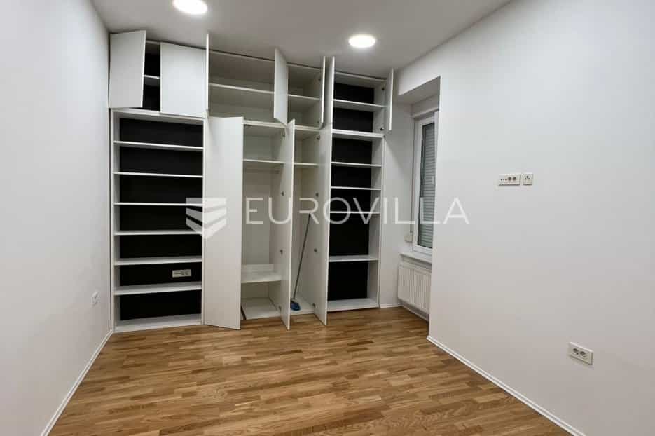 Condominium dans Bijenik, Zagreb, Grad 10867305