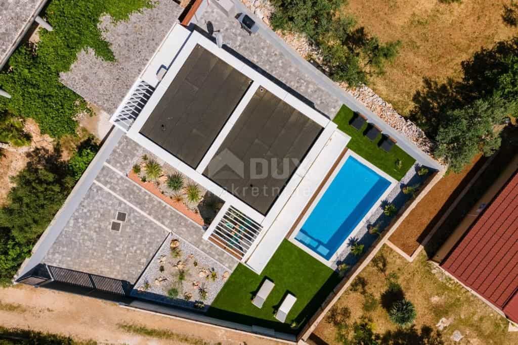 House in Vodnjan, Istria County 10867359