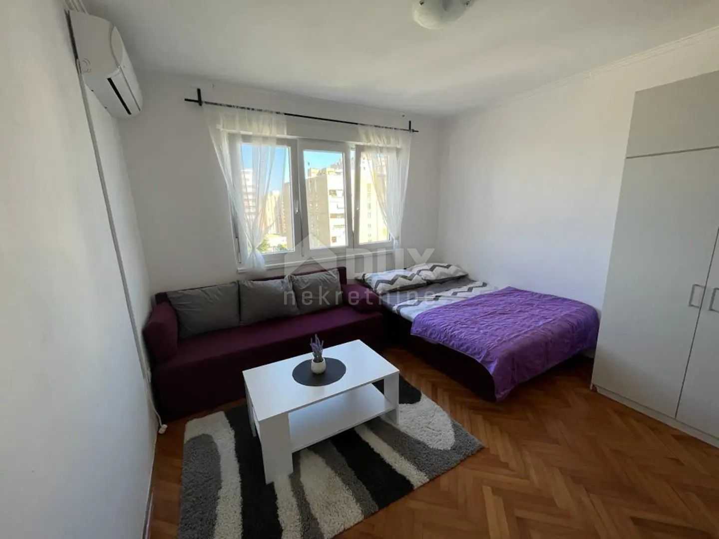 Condominium in Pula, Istarska županija 10867405