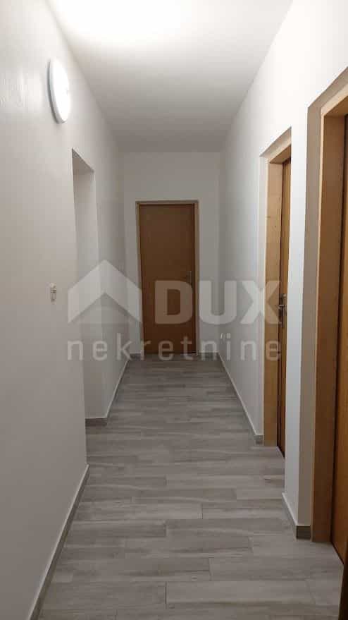 Condominium in Omiš, Split-Dalmatia County 10867563