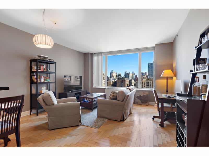 Condominium in Manhattan, New York 10867593