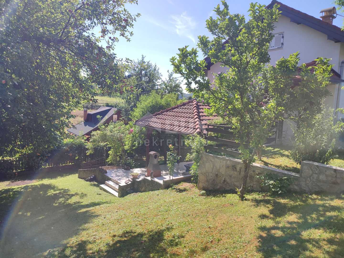 房子 在 Kosijersko Selo, Karlovac County 10867804