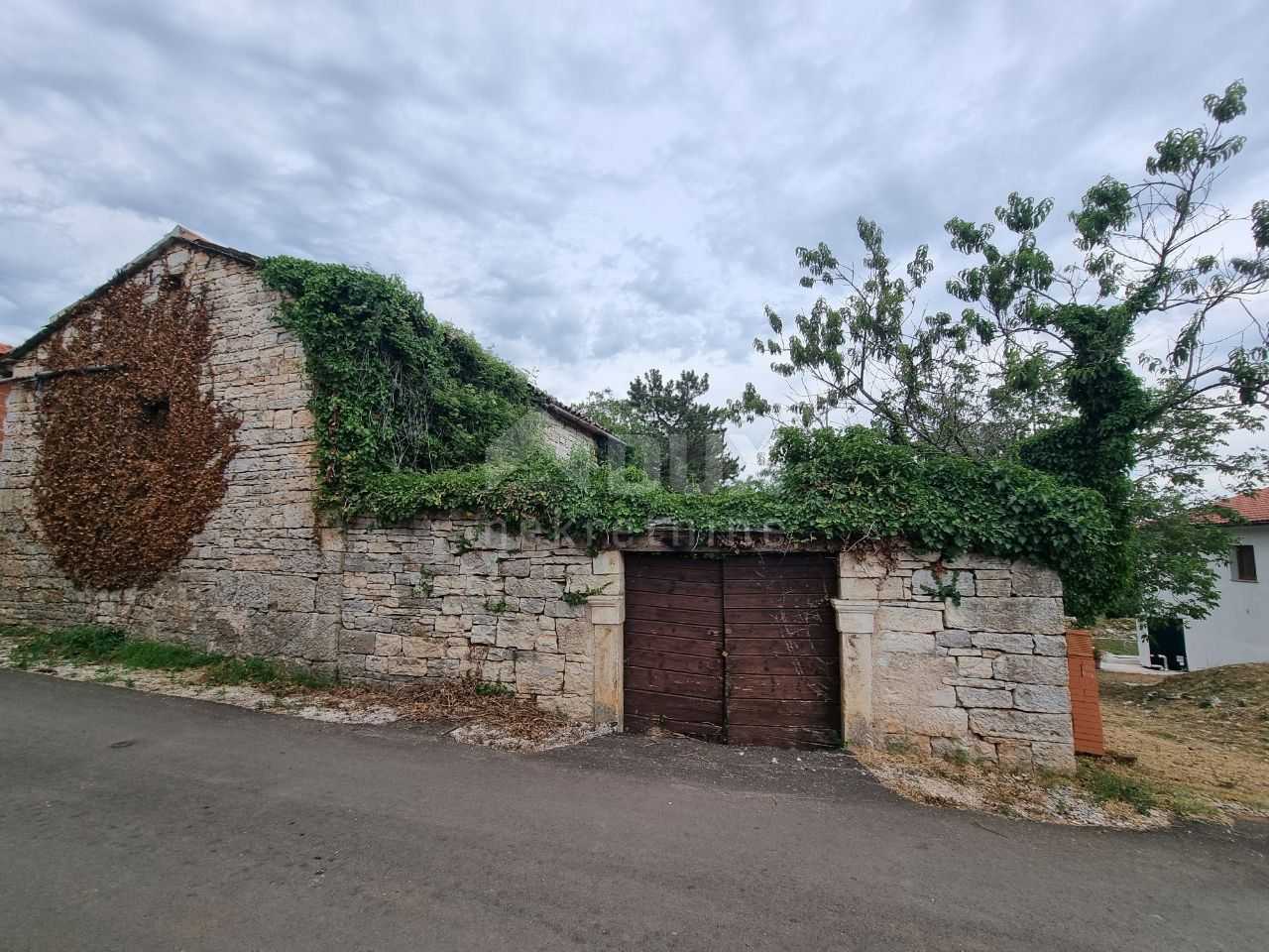 Hus i Tinjan, Istarska Zupanija 10867862
