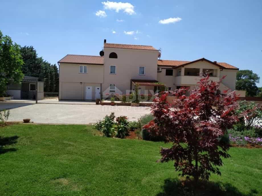casa en Galižana, Istria County 10867953