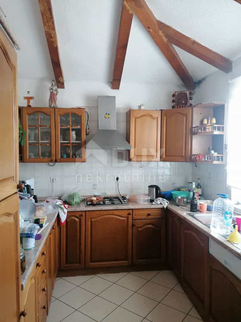 rumah dalam Pula, Istarska županija 10867957