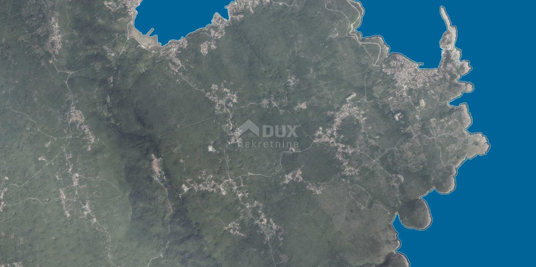 भूमि में Dobrinj, Primorsko-Goranska Zupanija 10868052