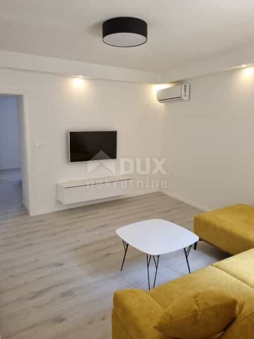 Condominium in , Istria County 10868122