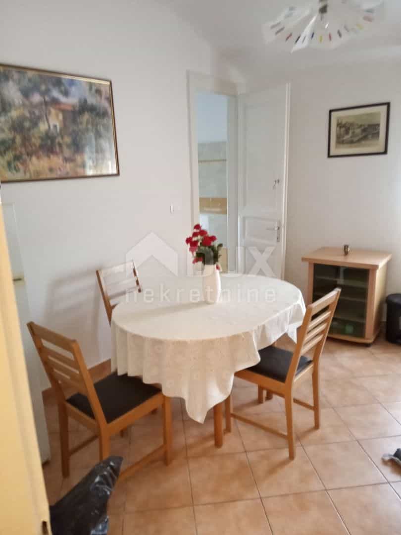 Condominium in Rijeka, Primorsko-Goranska Zupanija 10868223