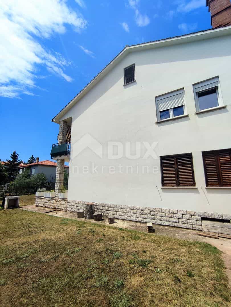 房子 在 Valbandon, Istarska županija 10868281