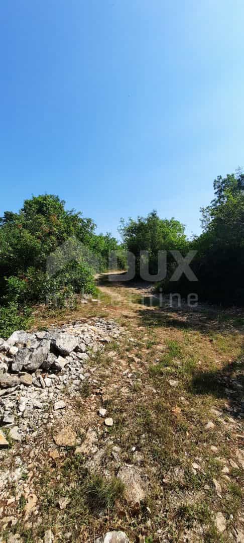 الأرض في Galižana, Istria County 10868304