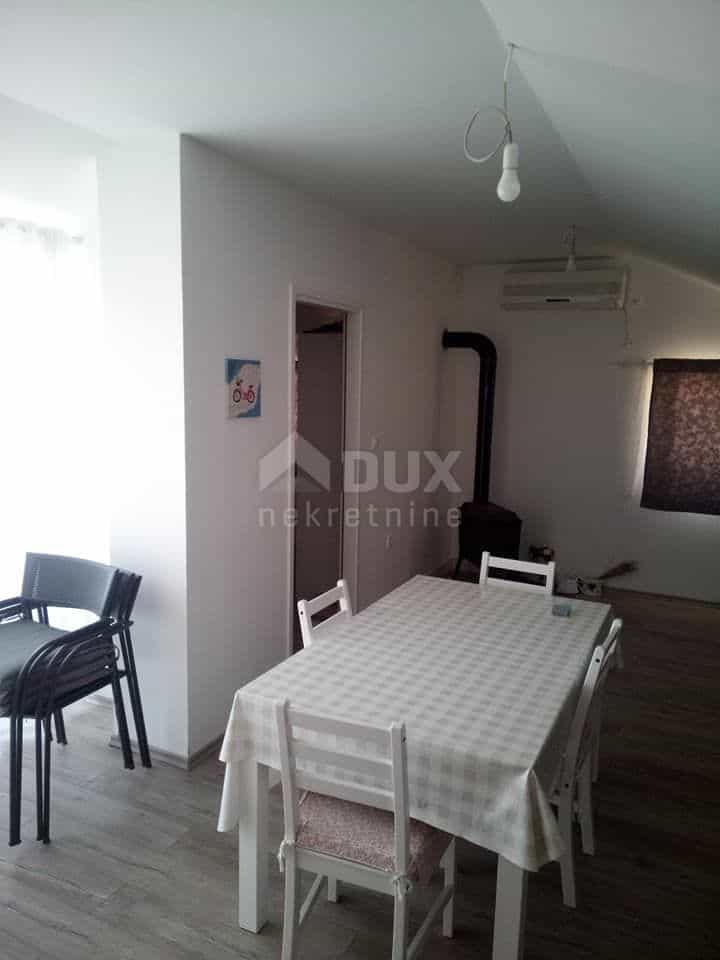 公寓 在 Novi Vinodolski, Primorje-Gorski Kotar County 10868393