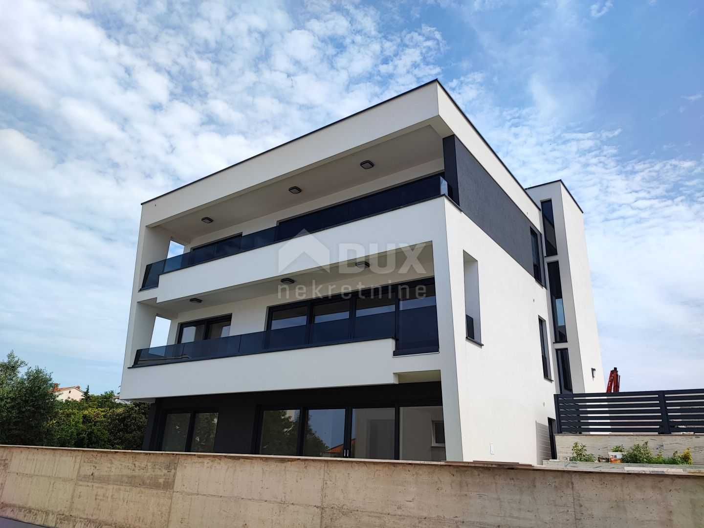 Condominium dans Mandre, Zadar County 10868477