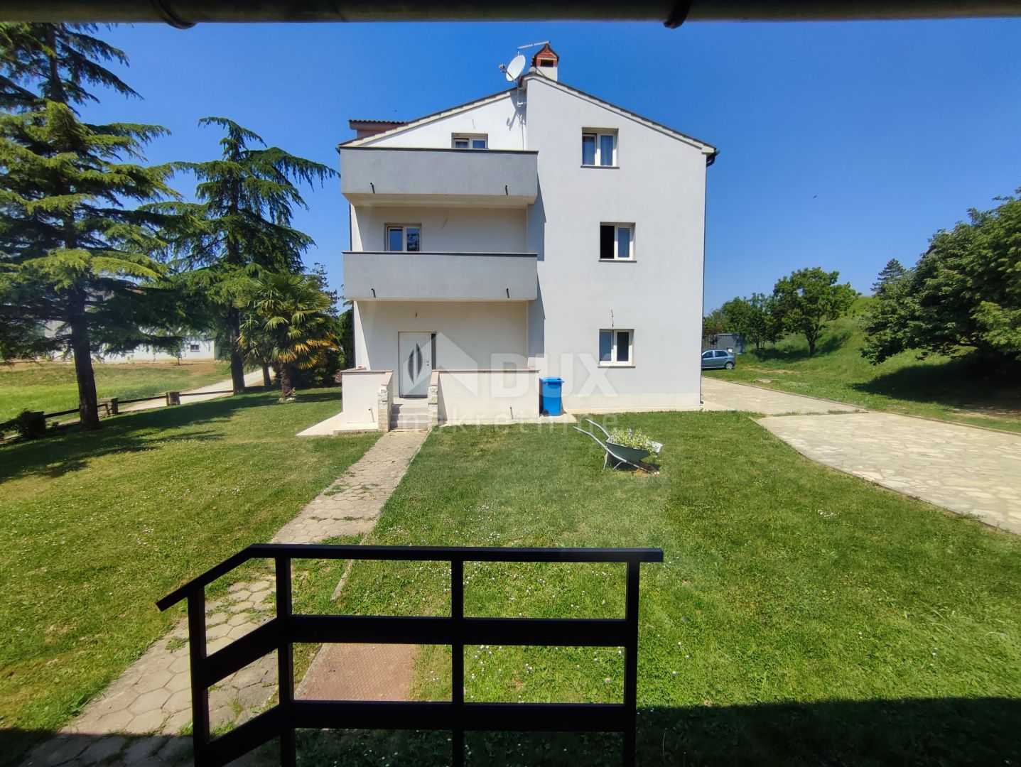 房子 在 Cerovlje, Istarska Zupanija 10868543