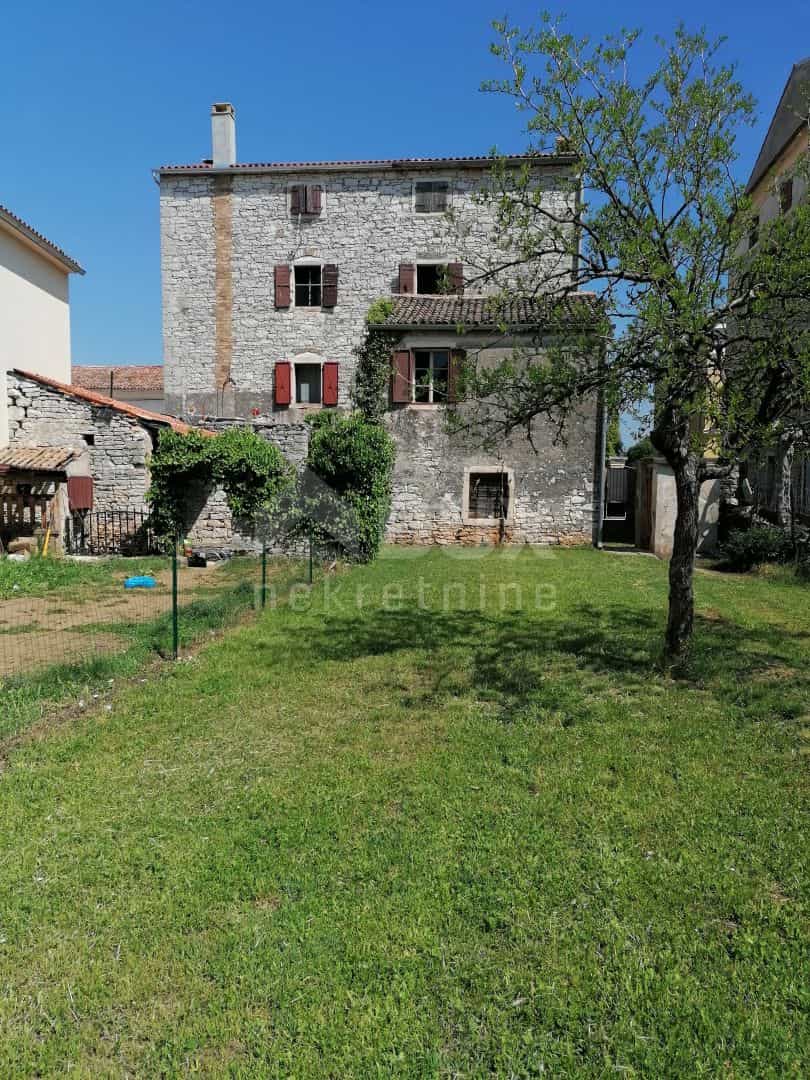 房子 在 Bale, Istria County 10868577