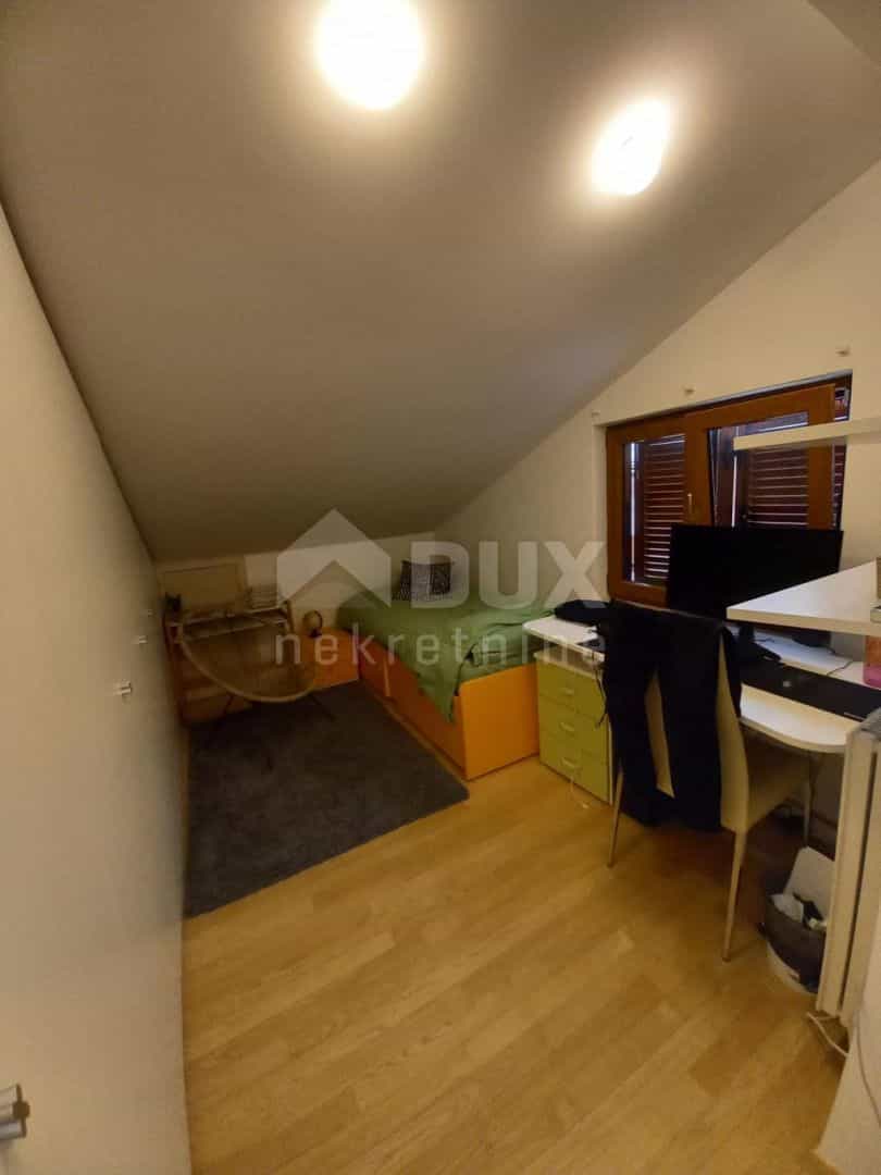 公寓 在 Pula, Istarska županija 10868687