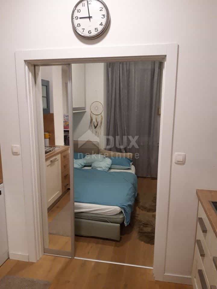 Квартира в Rijeka, Primorsko-goranska županija 10868754