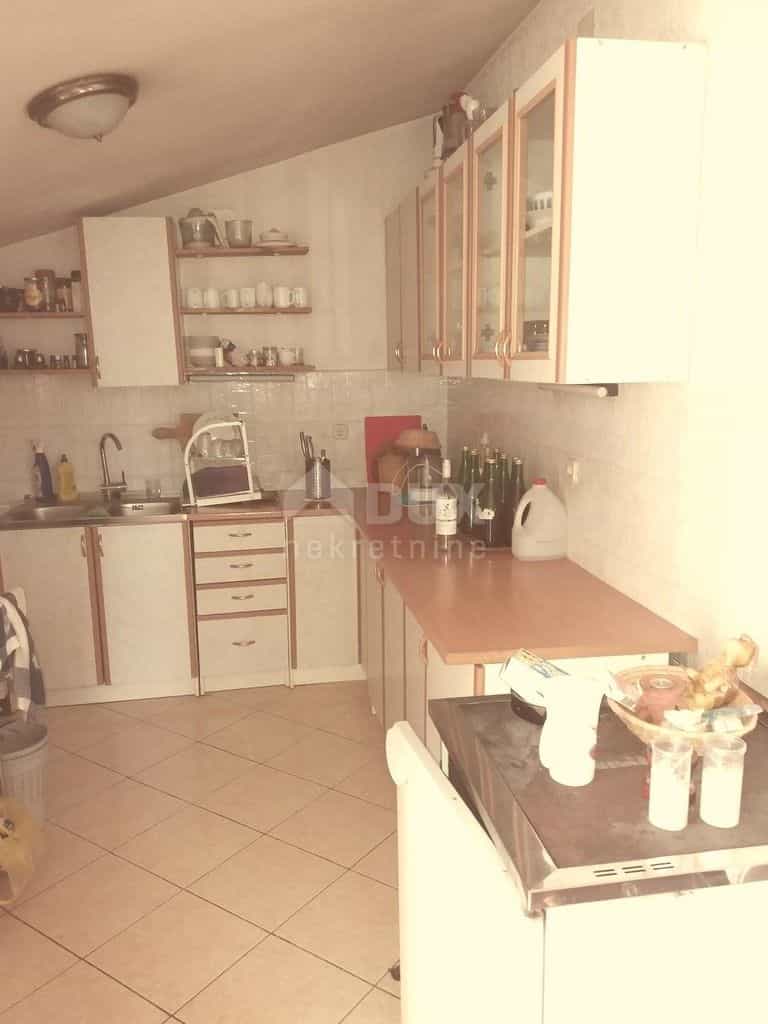 公寓 在 Novi Vinodolski, Primorje-Gorski Kotar County 10868969